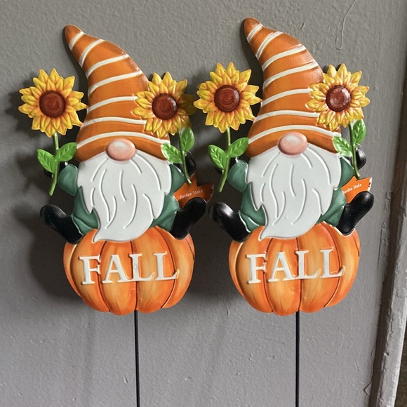 BNWT- Set of 2- FALL Pumpkin Sunflower Gnome- Metal Yard or Lawn Stakes - Picture 3 of 17
